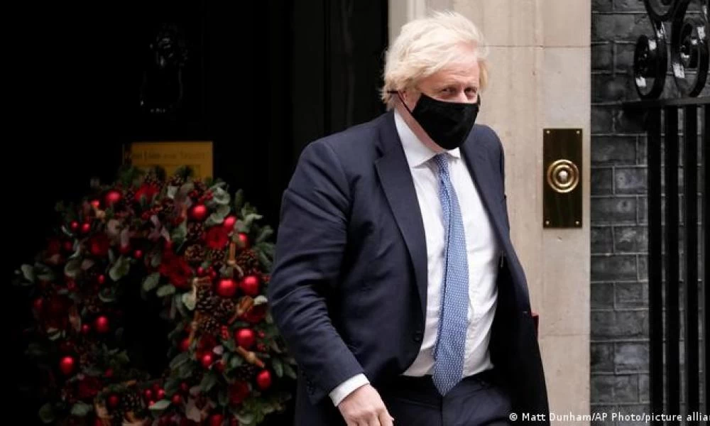 Βρετανία - «Partygate»: Στενεύουν τα περιθώρια για τον Τζόνσον